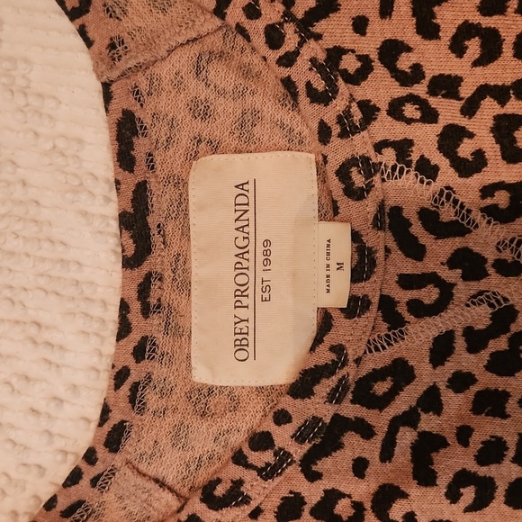 OBEY Animal print  long sleeve t - Picture 3 of 4
